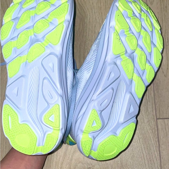 HOKA brand new - Picture 4 of 6
